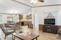 Lake Texoma Retreat•Boat Parking•Fire Pit•Sleeps 9 - WiFi