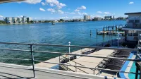 Cozy 1 Bedroom Getaway • Walk to Clearwater Beach - Condos