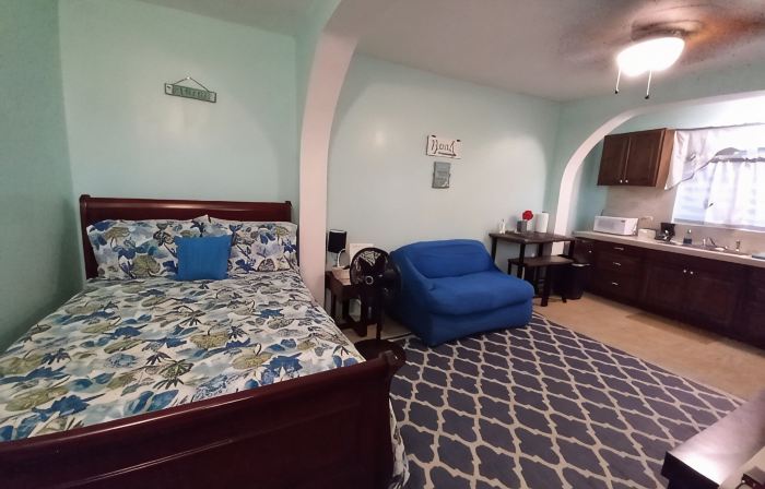 Beautiful Apartment w- gorgeous expansive views, beautiful fruit trees & gardens