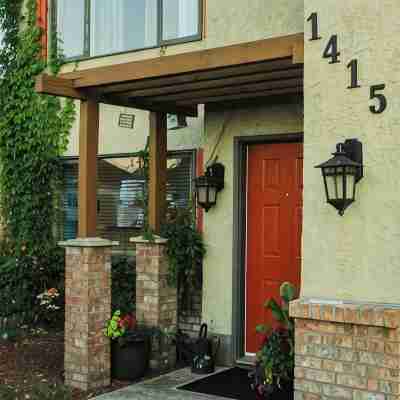 Stay in Central Kelowna, relax in your private 3 Bedroom, 2 bathroom home. Hotel Exterior
