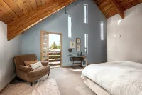 Stunning Repurposed Church, Pet Friendly - 방갈로