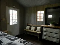 Rustic Lodge with private cabins / 6 person hot tub and camp fire - 3-stjärniga