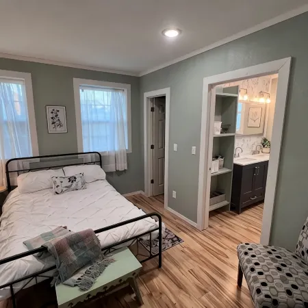 Charming 3-bedroom Craftsman house in delightful Willow Springs, MO