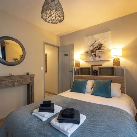 2 Bedroom Apartment Private Parking Normandy Bayeux D-Day Beaches