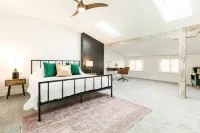 Queen City Penthouse - OTR - Villas