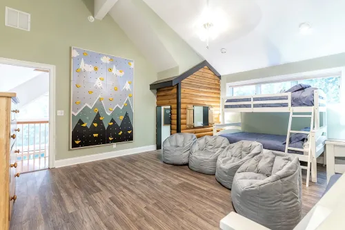 Upscale and Family-Friendly in Wintergreen - piscina
