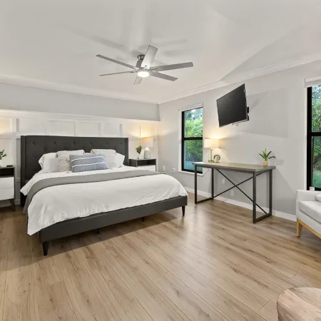 NEW Naples Modern Farmhouse w/Heated Pool, Sleep 10