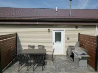 Freshly updated apartment with ample outdoor space - 4-Star