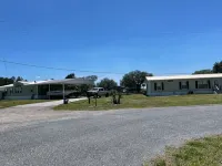 2 houses, 2 boat slips boat ramp, - 2-Star