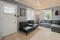 Seaside Heights Cottage- Back Unit, 2 Bedrooms, 1 Bath, Sleeps 4 - 4-Star