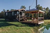 Tiny Cabin At The Pond - Chalets
