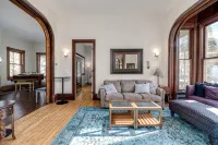 Historic 10 Bedroom 6 Bath Victorian ~ 2 Blocks to Cathedral ~ Hidden Arcade - balcony