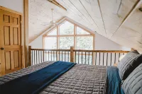 Hyak Hideout 3-bedroom chalet in welcoming Snoqualmie Pass with WiFi - Alphydda
