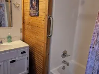 Sweeton Creek cozy cabin just minutes from Lake Norfork Hotels in Ozark County