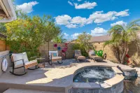 Great Location! Walk to State Farm Stadium! Heated Pool & Spa! - Boutique