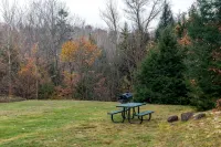 Family-friendly condo with amenities minutes from StoryLand & ski mountains! - 3-Star
