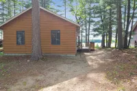 Lakefront Pine Retreat in Lewiston - 1 Mile from Garland Golf Resort - 3 estrellas