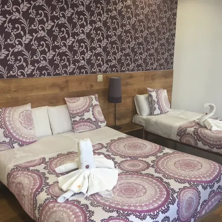 Hostal Abel Victoriano Отели рядом с достопримечательностью «Автостанция Moncloa »