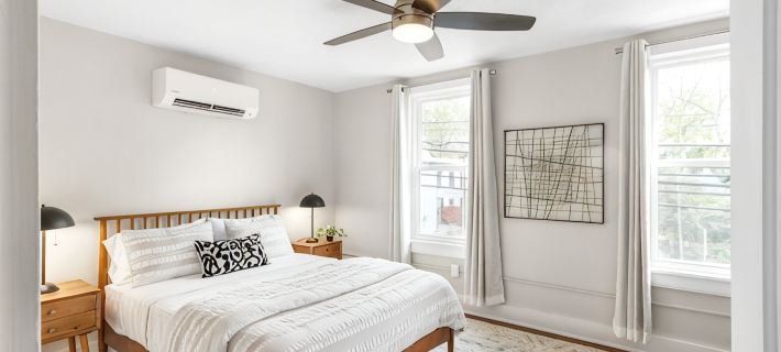 Chic, pets, walk to downtown Hotels in Frederick County