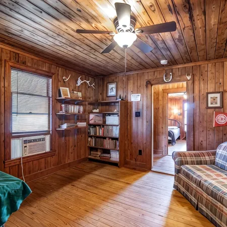 Creek Front Home, Short Walk to the Beach. Beautiful Marsh Views!
