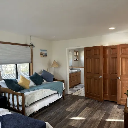 Cottage By The Sea And Trails. Blocks from the Fiscalini Preserve.