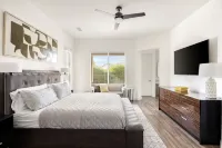 Luxury Palm Desert Home w/ Pool, Mountain Views - 2 tähden