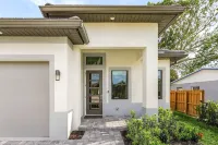 Naples Vibes! Close to the 🏖️! Heated Pool&Spa, Lanai, Grill! Two Kings! Arcade! - 3 tähden