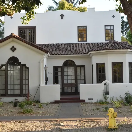 4 bed 3 bath house in wine area near SF. Walk to town. Dog friendly PLV120240032