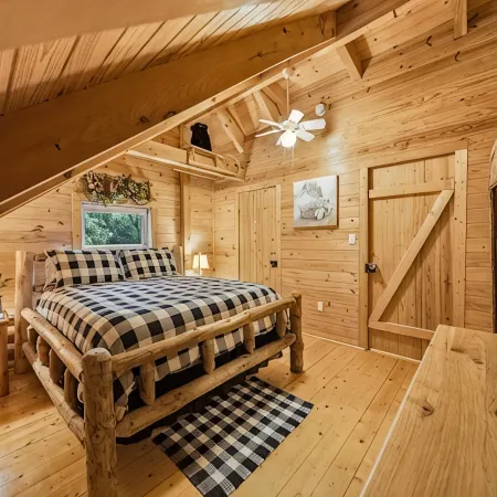 Little Joe Log Cabin, Utk/Neyland, Smokies, 16Acres, FP, HotTub, Fishing, Pets