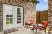 Lakeview Oasis Home with Spa near Lake Lewisville - Boutique