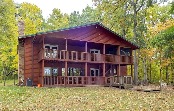 Private Lake Front Home With Pontoon Rental Available On Property
