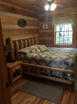 Your Mayberry Get-a-Way Cabin- Only 6 Miles from Downtown Mount Airy - Chalets