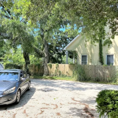 Downtown Art & Eclectic "D" 2br