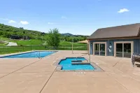 Family-friendly Retreat w/ Hot Tub, Games & Views! - 4-Star