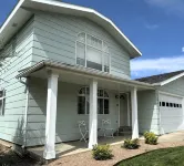Totally Remodeled- All New Furnishings- Backs to Golf Course- Great Base Camp - 4 tähden