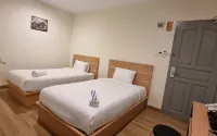 Naga Indo Inn Batam - Pensions