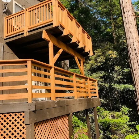 Surrounded by Redwoods with Ocean View & beach access