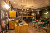 Logis hôtel-Restaurant Des Bourbons et Brasserie Pub 47 - Pet friendly