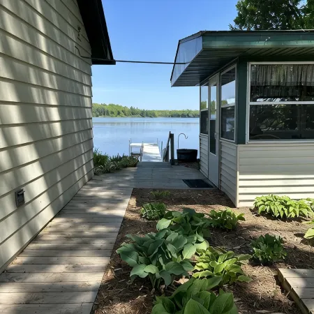3 Bedroom house on peaceful clear water lake