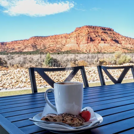 Kanab Getaway Red Mesa Ranch, Near Zion, Stunning Red Rock & Starry Night Views!
