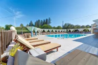 Saint Peter Bay Aparthotel - Pools