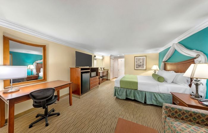 Best Western Harbour Inn  Suites