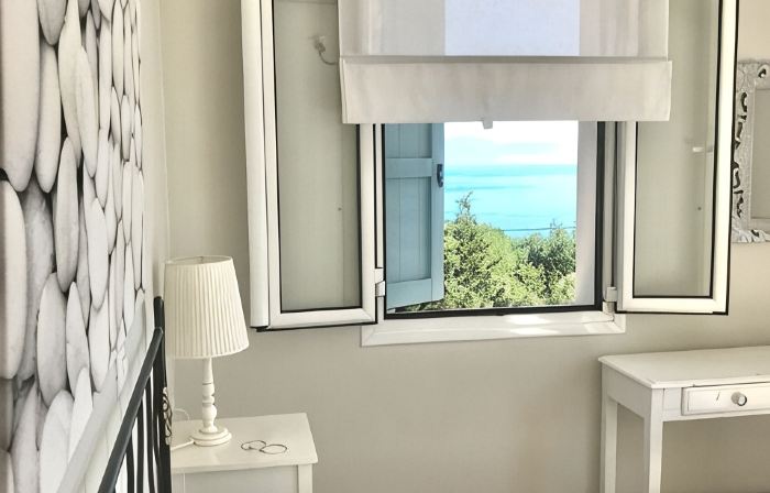 Armonia Villa, Stunning views, private pool, peaceful location, sleeps 2-7