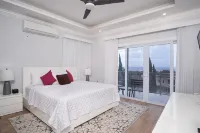 The Sun Seeker Villa Ja. 7 bedroom villa with butler & chef, and housekeeping. - 4 звезды