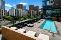 Downtown Resort Pool | Walk Score 99 - 2-Star
