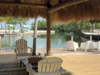 5 bedroom - Deep Dockage & Heated Pool in Islamorada. - 4-Star