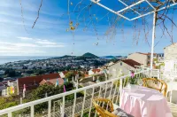Rooms Batina Hotels in Rozat