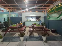 RedDoorz Syariah at Naffa Homestay Các khách sạn ở Sarolangun Kembang