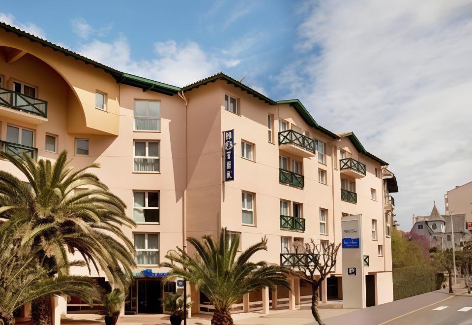 hotel overview picture