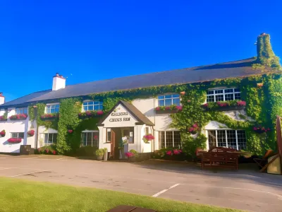 Raleghs Cross Inn Hotels in Crowcombe